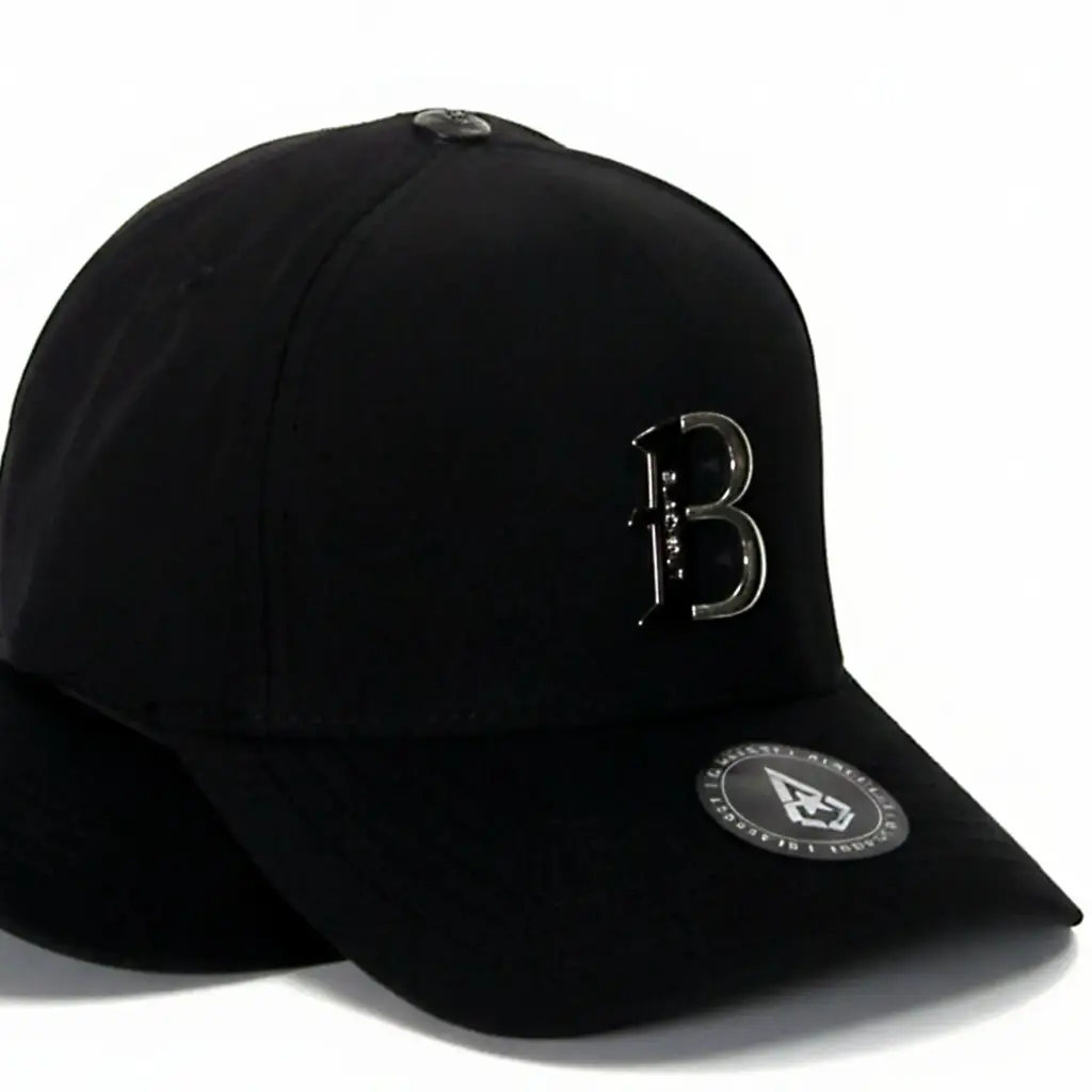 Gorra Blackout Clásica Logotipo Metálico negra