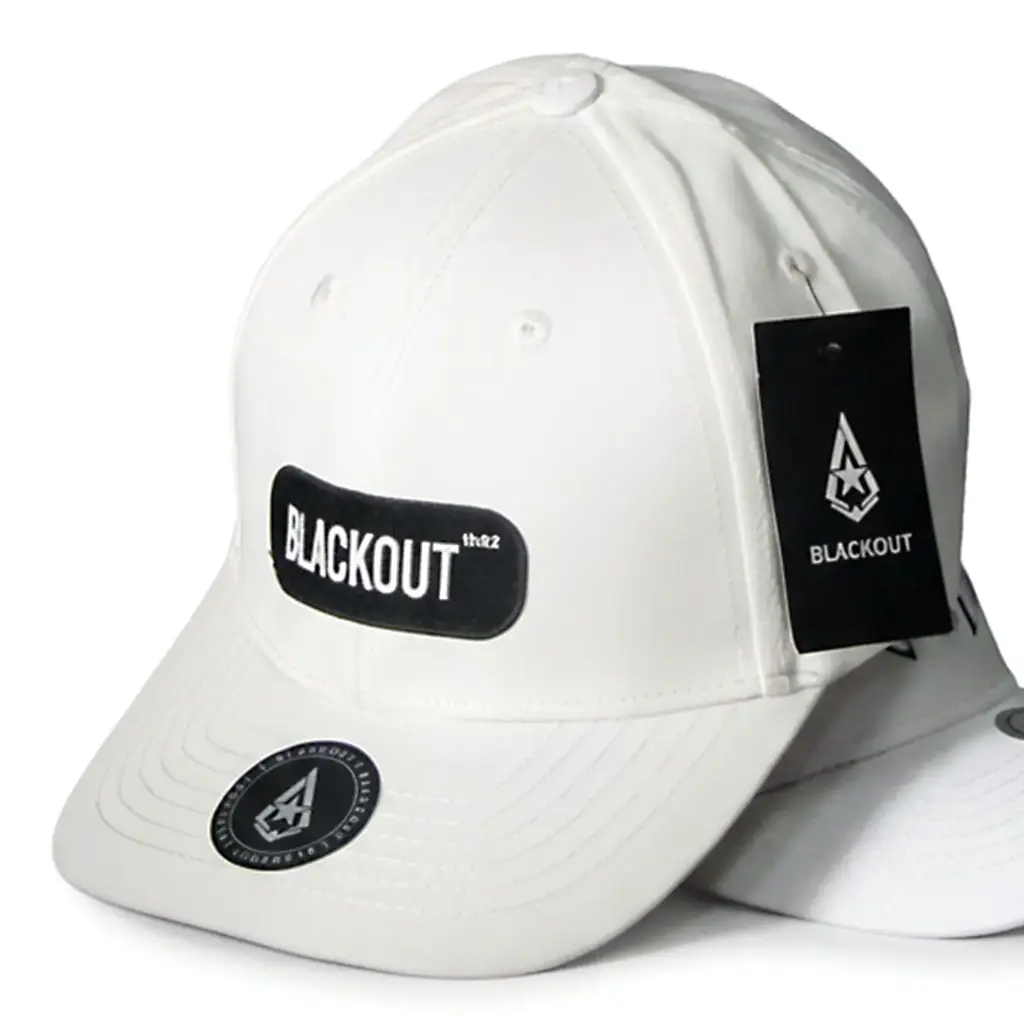 Gorra Blackout Clásica Bordado blanca