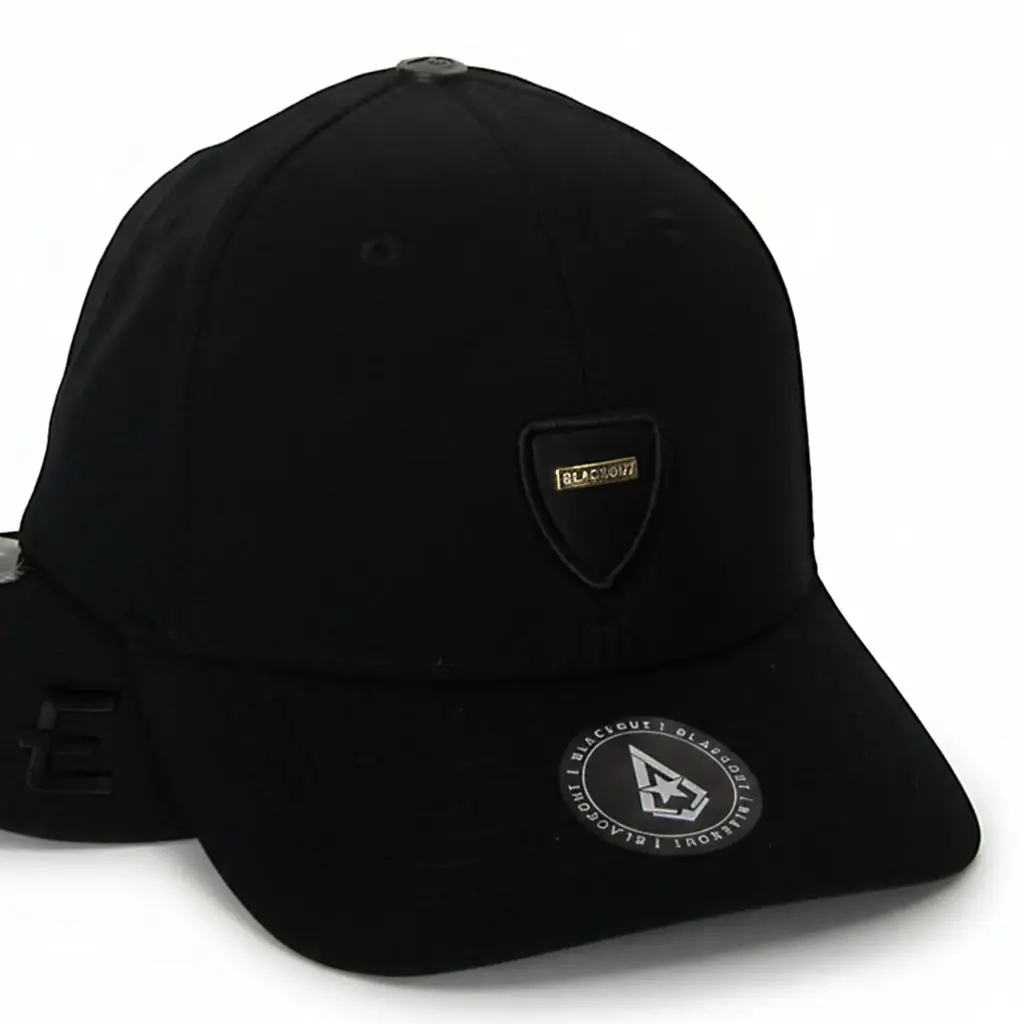 Gorra Blackout Clásica Logotipo Metálico Dorado negra