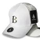 Gorra Blackout Clásica Logotipo Metálico blanca