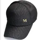 Gorra Dama Plaqueta "M" Brillantina negra