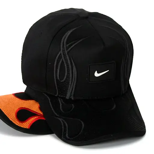[G220] Gorra Nike Antifluido Negra Llamas negras
