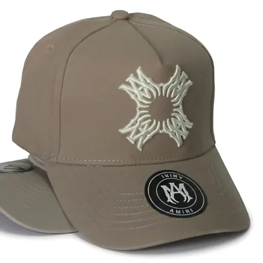 [G222] Gorra Amiri Quad Clasica café