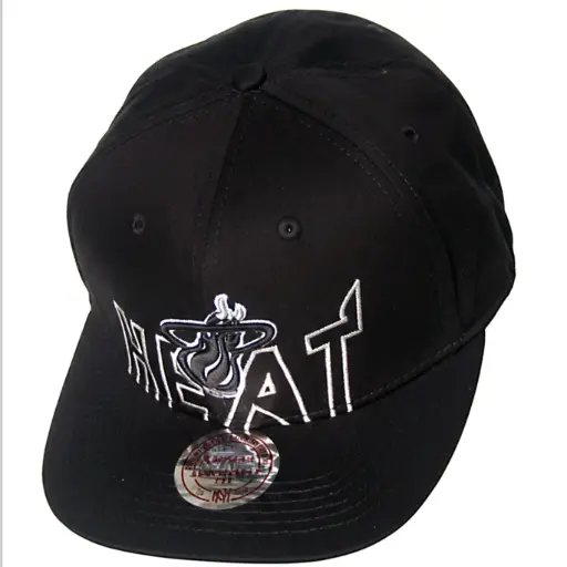 [G359] Gorra Mitchell y Ness Bordada "Heat" negra